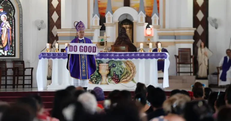 Catholics mark Ash Wednesday, promise to 'Do Good'