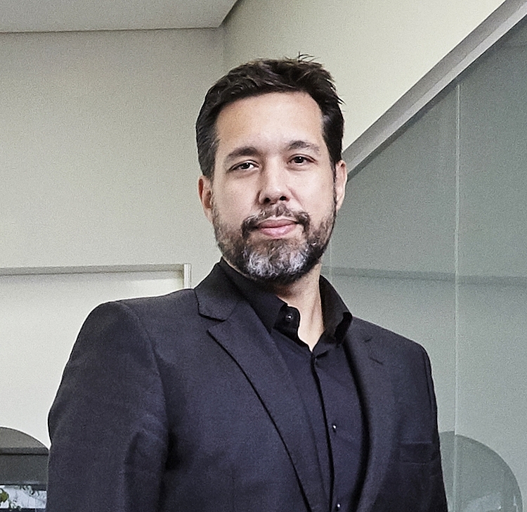  SoftBank Group International Names Eduardo Vieira Head of Communications for Latin America