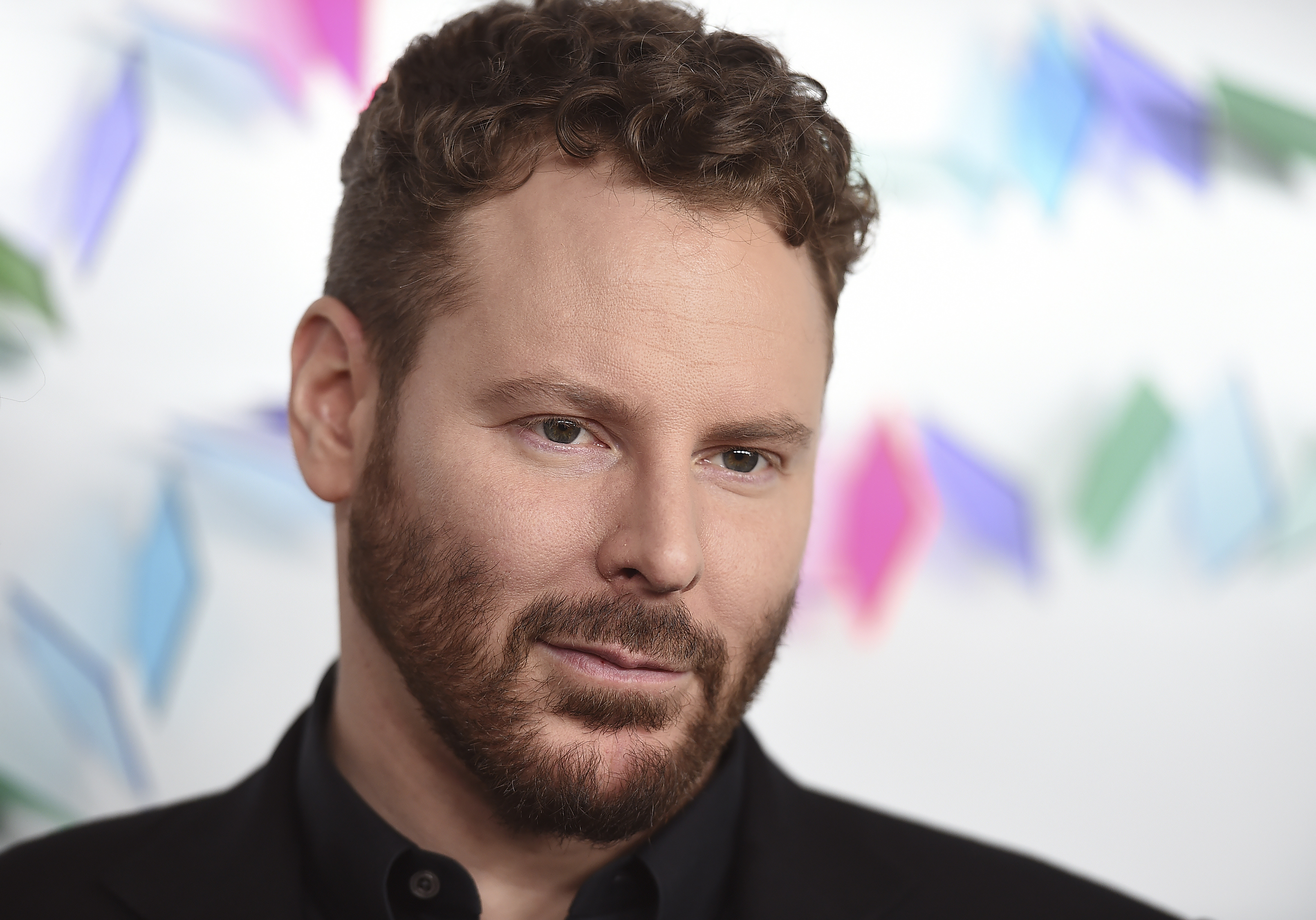 Sean Parker OK'd to buy stake in Peter Jackson's VFX studio