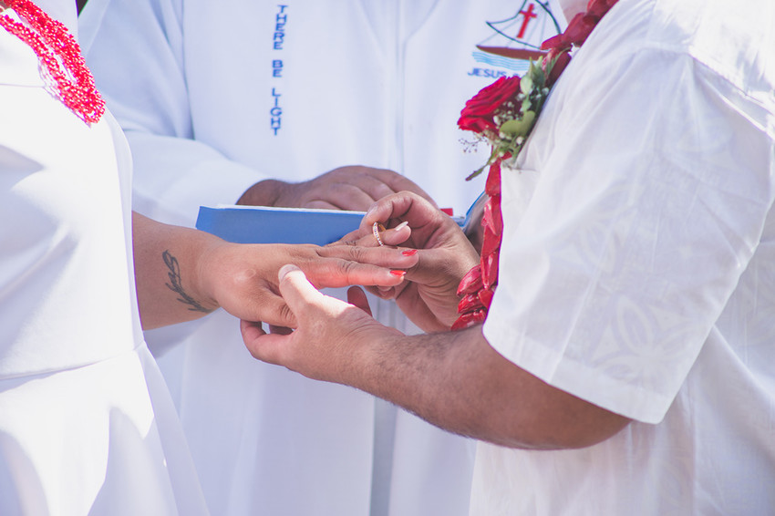 Adeaze star pulls off surprise wedding