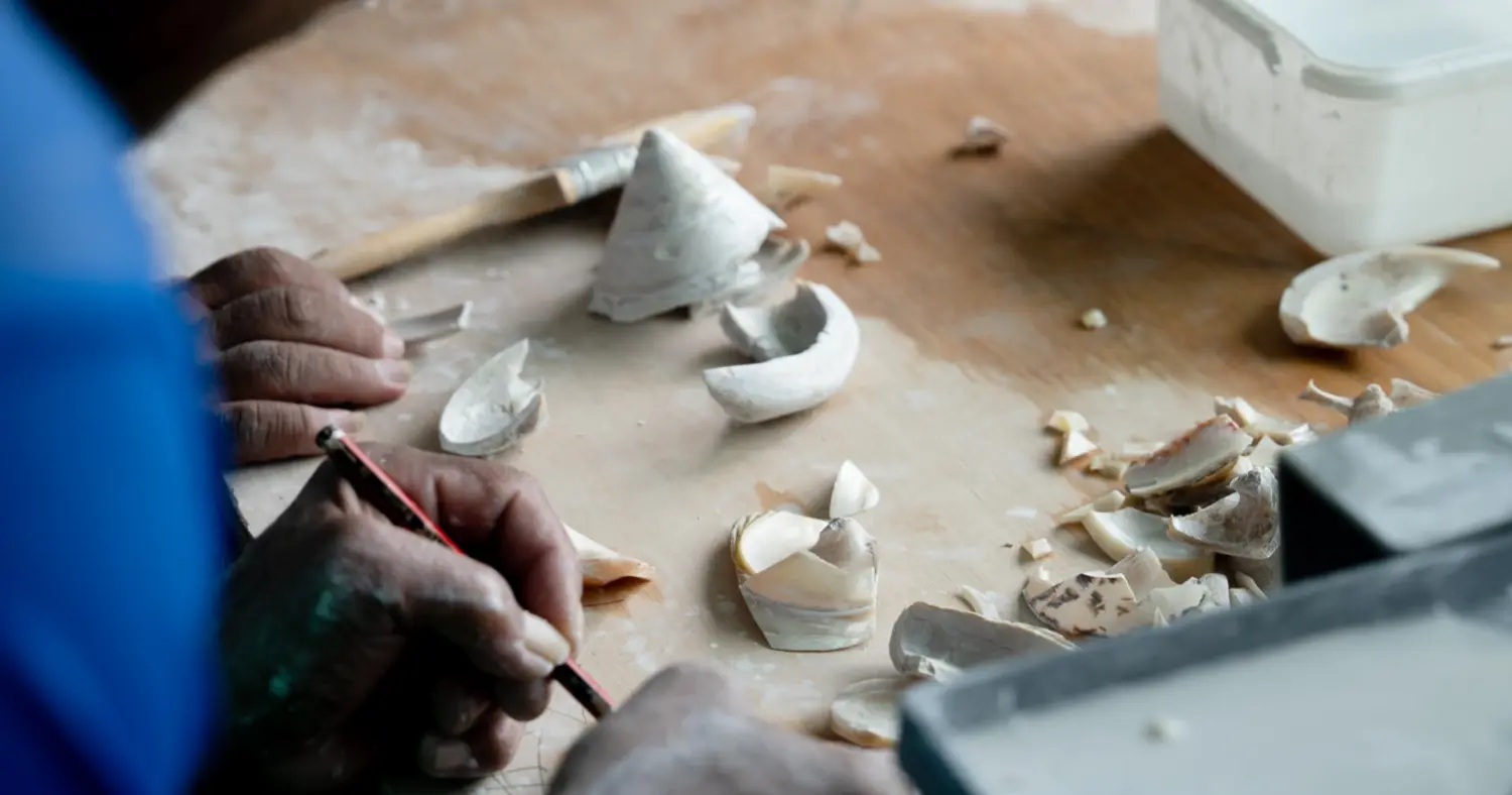Samoa Observer | Trochus shell crafting empowers Satuimalufilufi