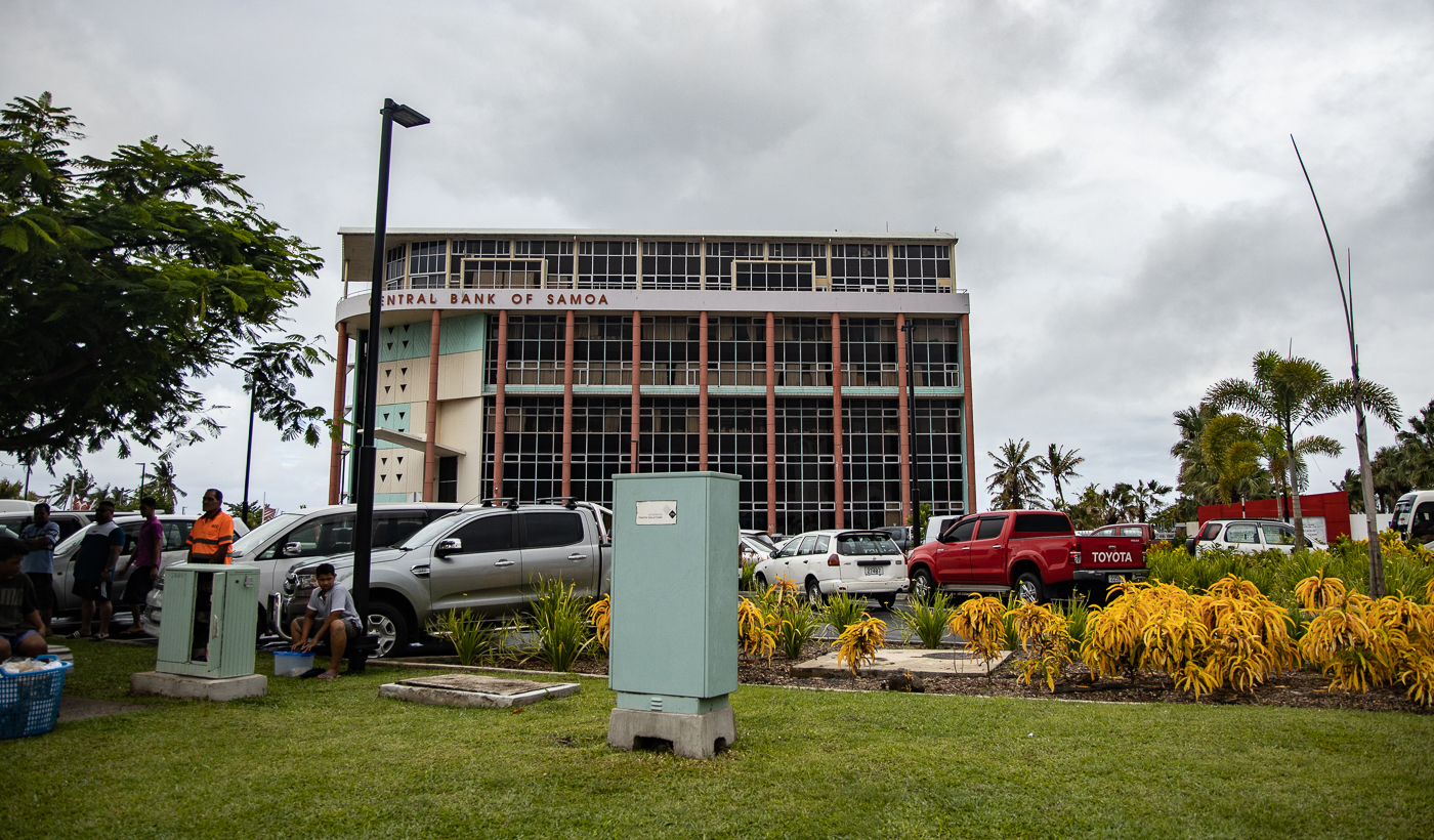 Central Bank issues foreign currency exchange warning