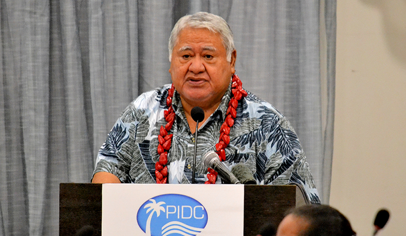 Federer, 37, shocked by Tsitsipas, 20, at Australian Open