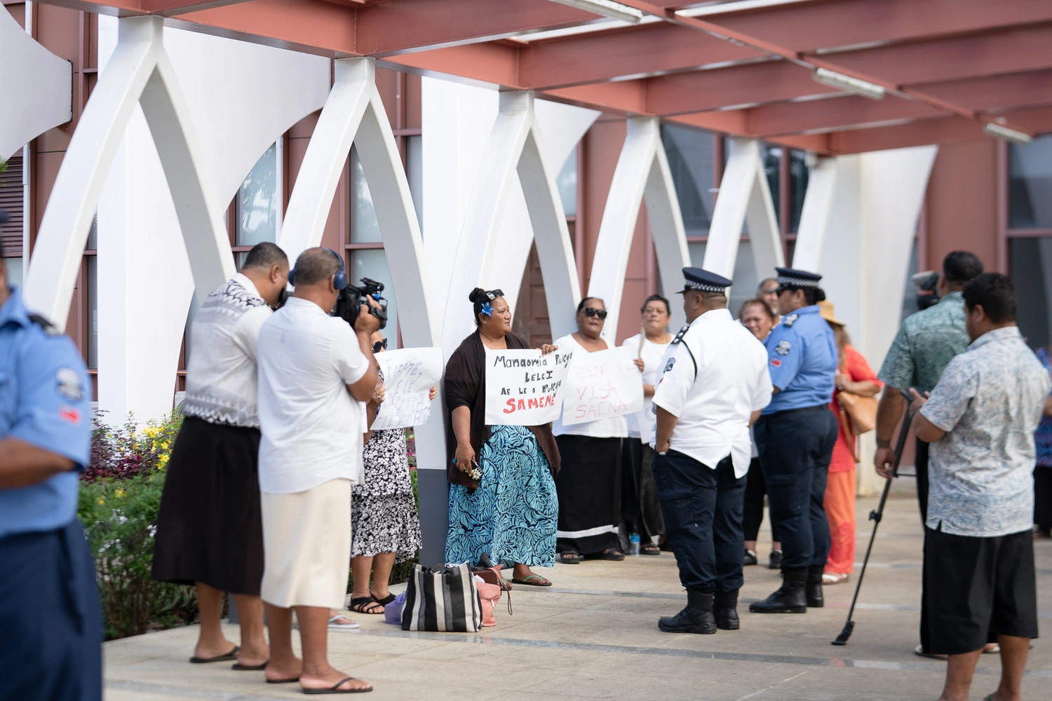 The nays have it, Fiame stays on