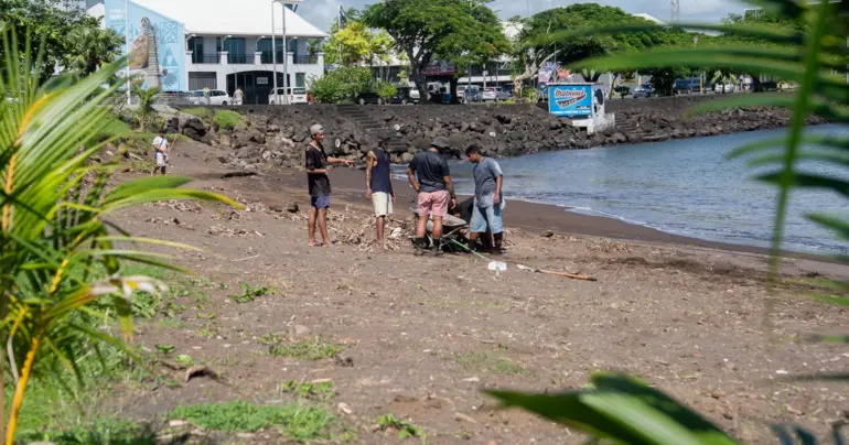 Beach clean-up for Luxon's arrival 