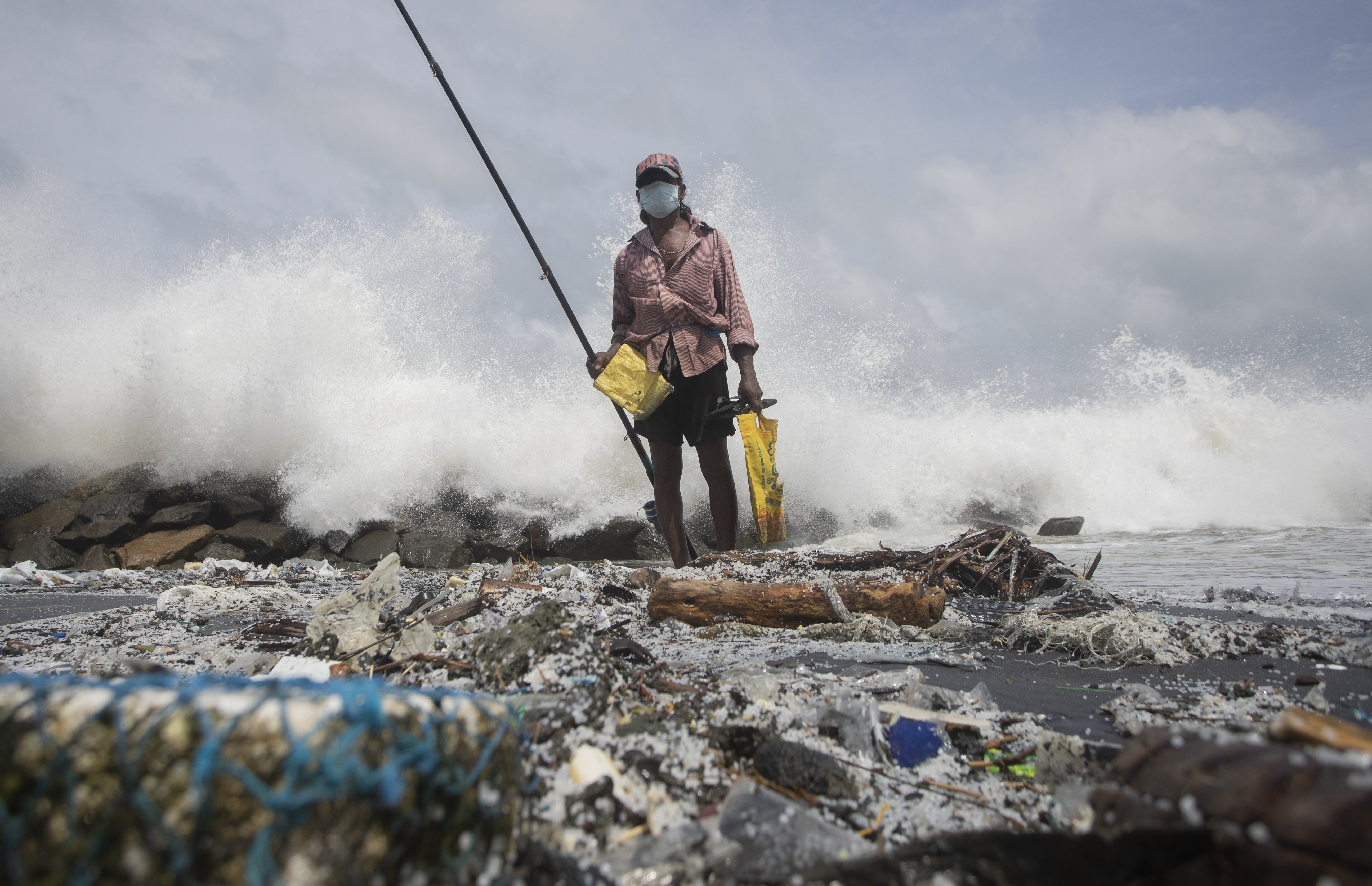 Fishermen feeling the impact of Sri Lanka ship disaster