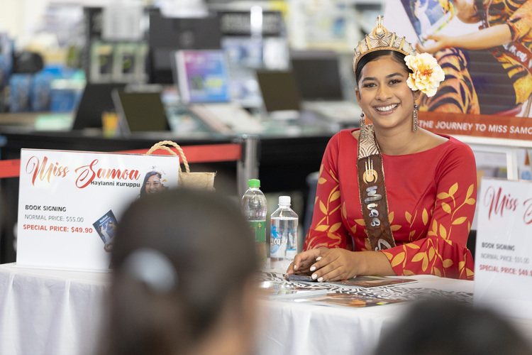 Miss Samoa in emotional book signing event