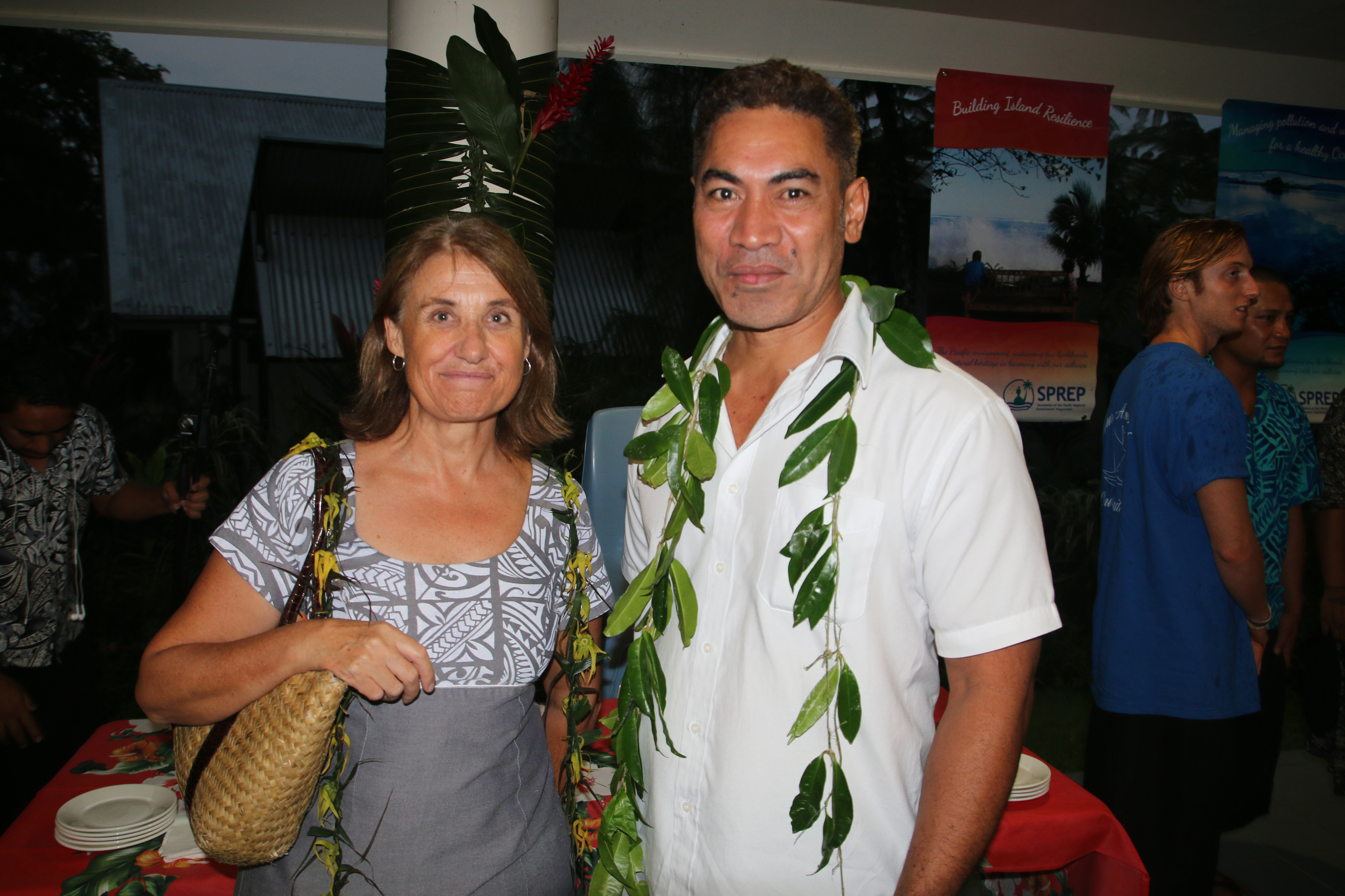 'It' edges out Tom Cruise's 'American Made' to take No. 1