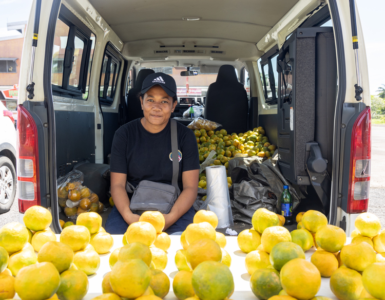 Mandarin bounty for this Savaii woman