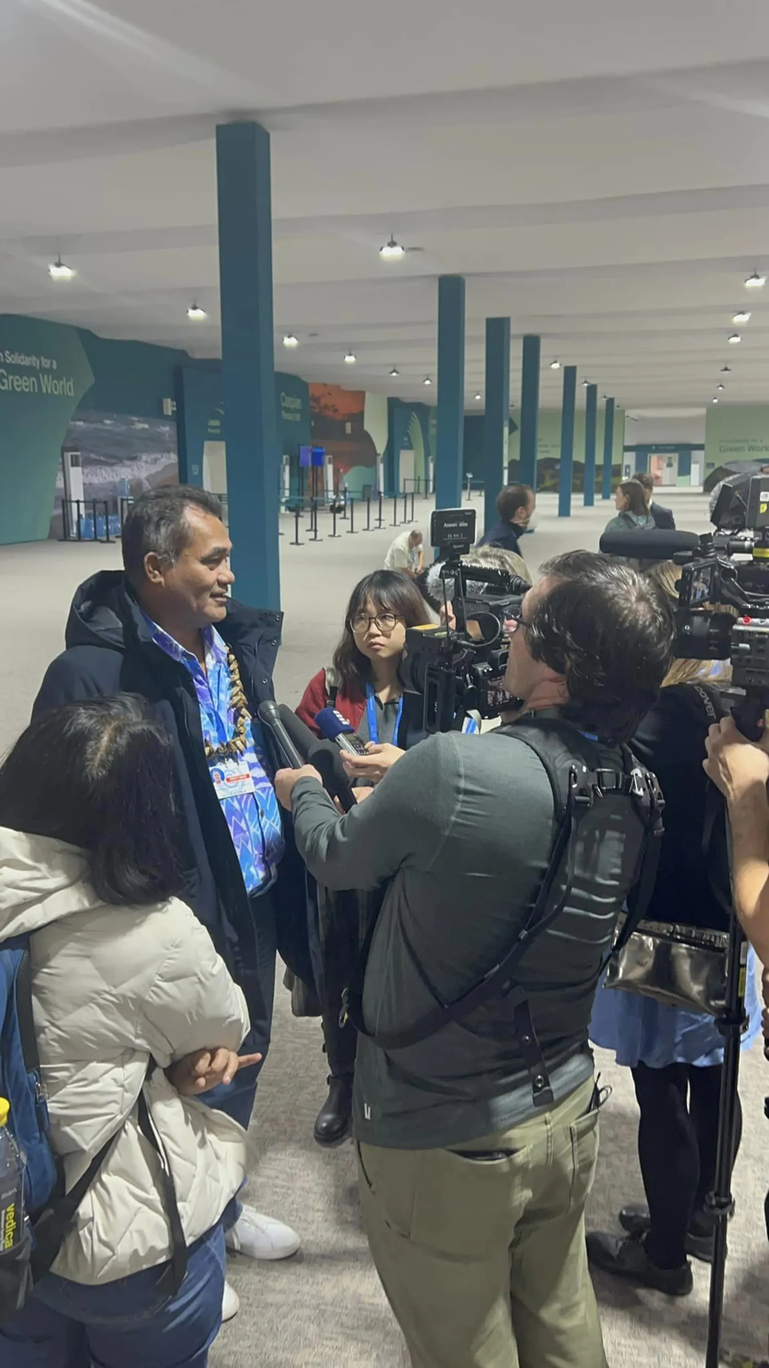 Islands walk out of climate talks 