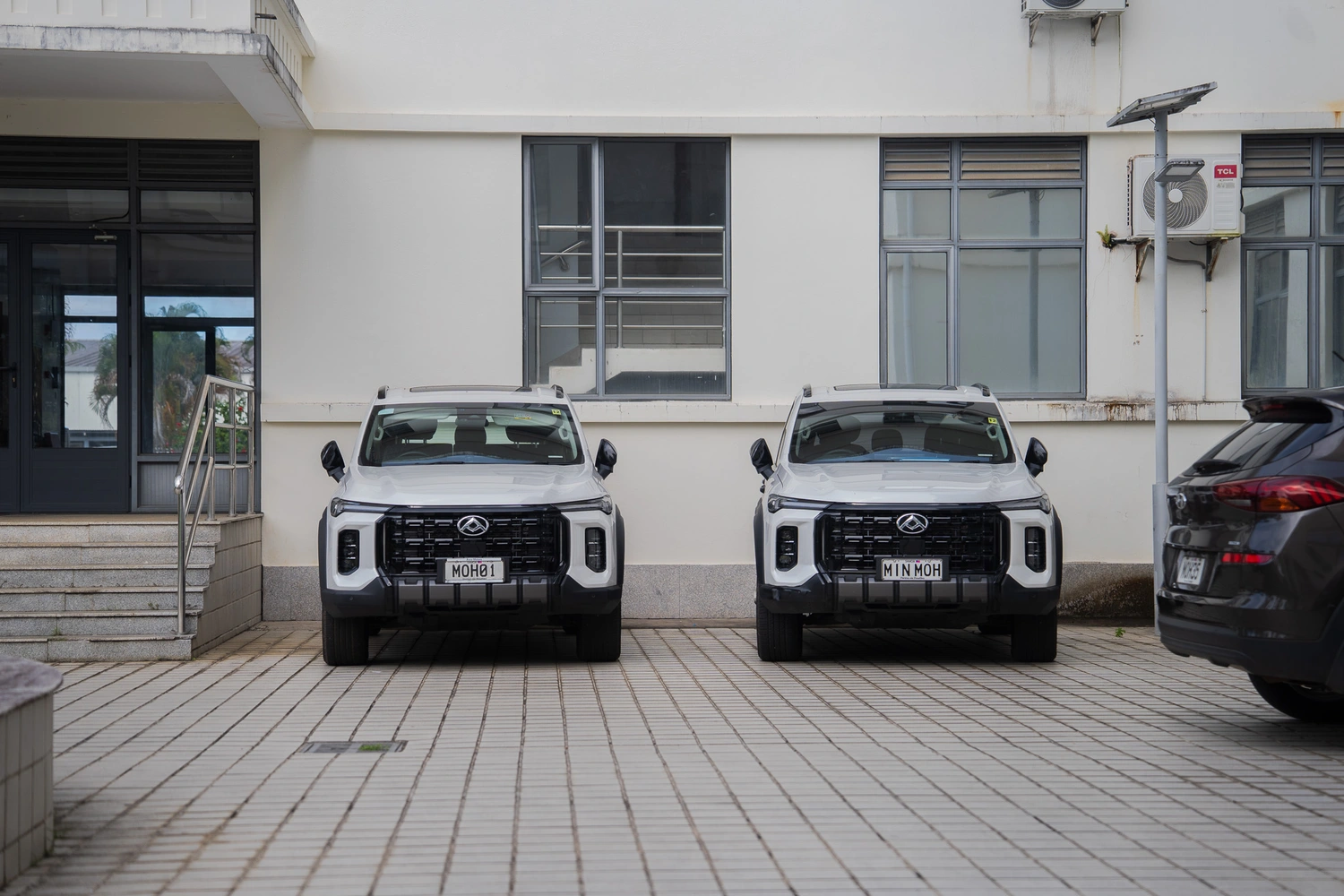 The two vehicles and government procedures