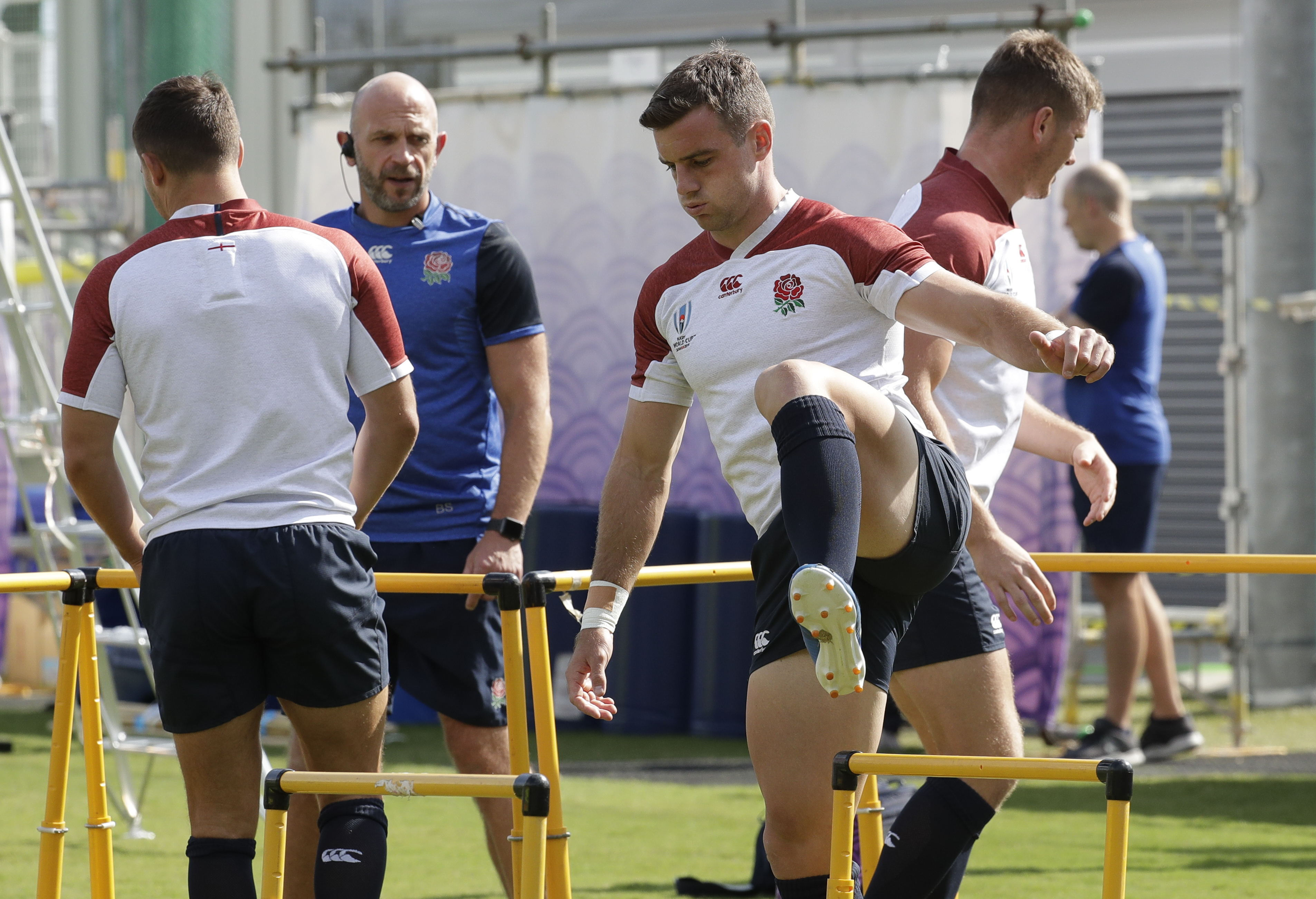 Uncertainty cloaks latest match in England-Australia rivalry