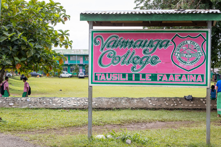 Vaimauga students smoking drugs in video